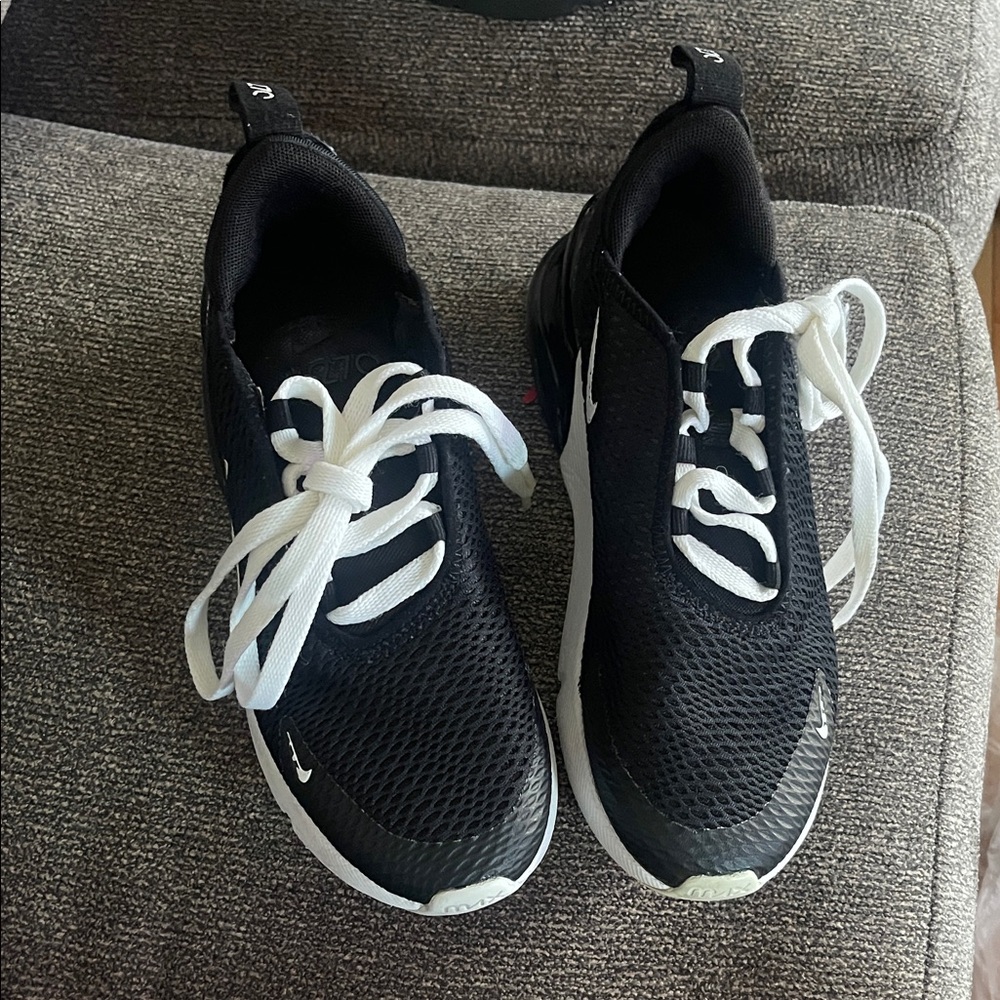 Nike girl shoes 2.5Y